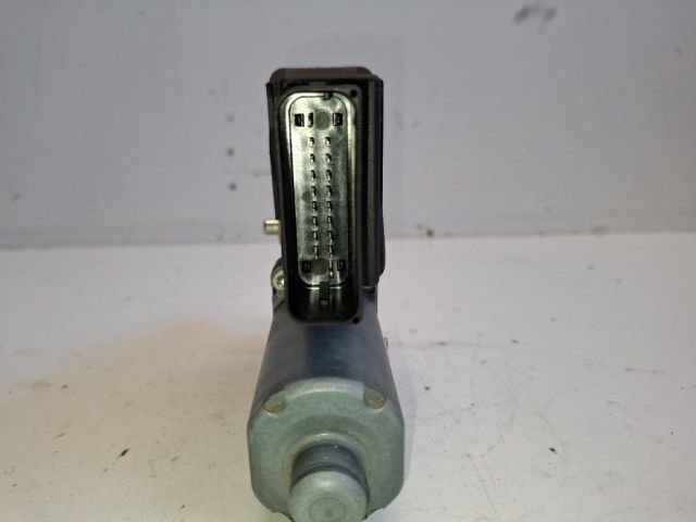 bontott VW GOLF PLUS Jobb hátsó Ablakemelő Motor