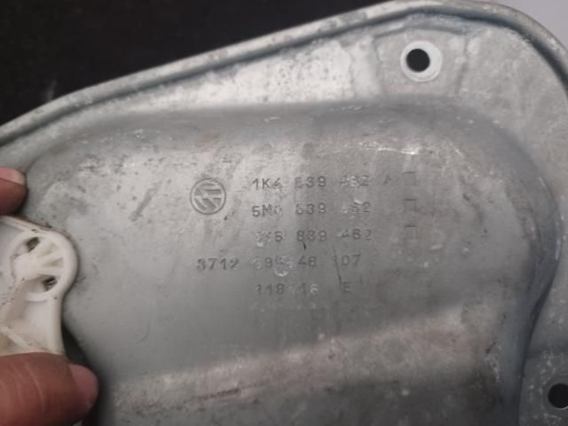 bontott VW GOLF PLUS Jobb hátsó Ablakemelő Szerkezet (Elektromos)