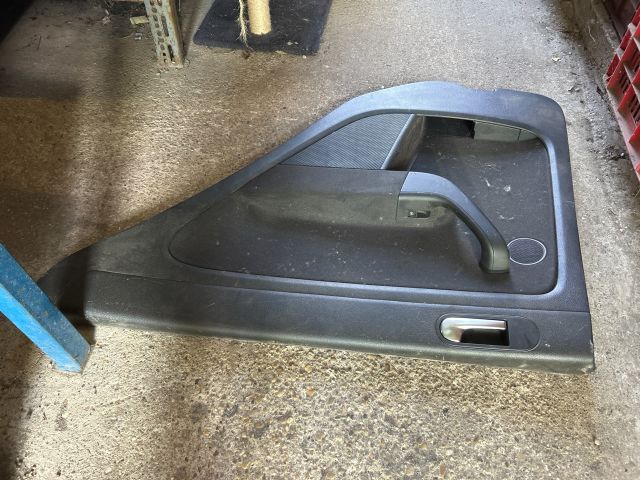 bontott VW GOLF PLUS Jobb hátsó Ajtó Kárpit