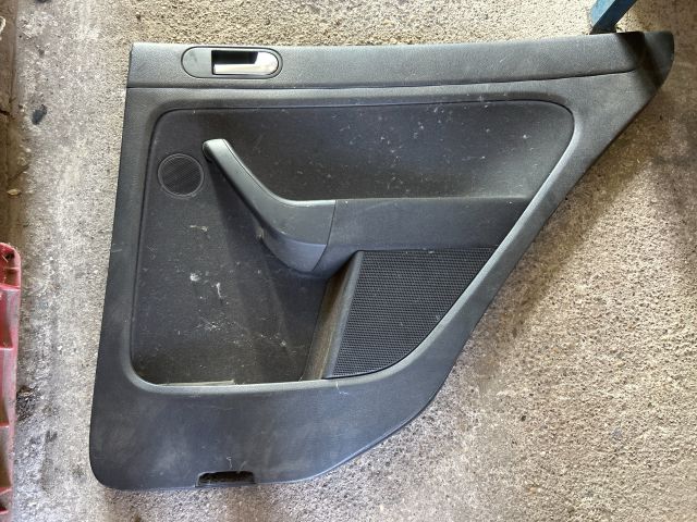 bontott VW GOLF PLUS Jobb hátsó Ajtó Kárpit