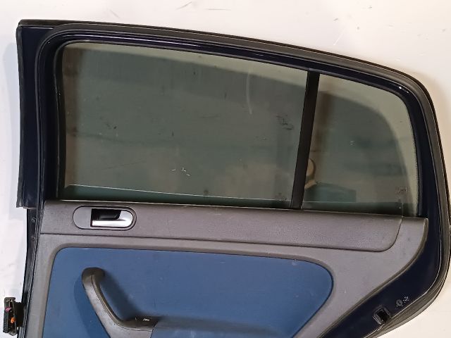 bontott VW GOLF PLUS Jobb hátsó Ajtó (Részeivel)