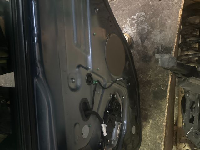 bontott VW GOLF PLUS Jobb hátsó Ajtó (Részeivel)