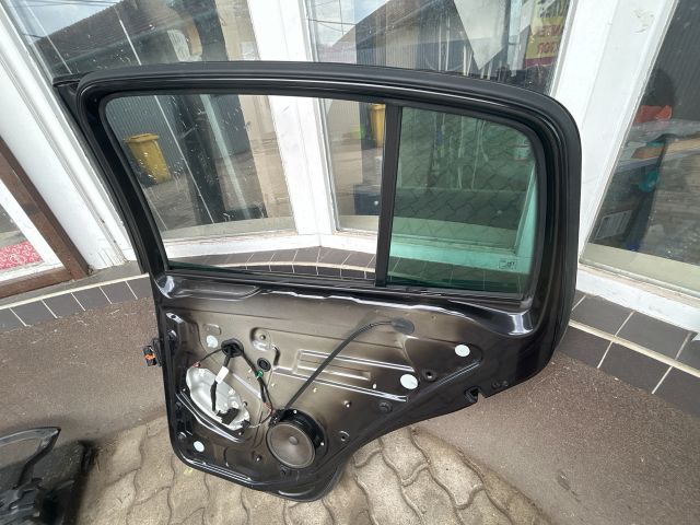 bontott VW GOLF PLUS Jobb hátsó Ajtó (Üres lemez)