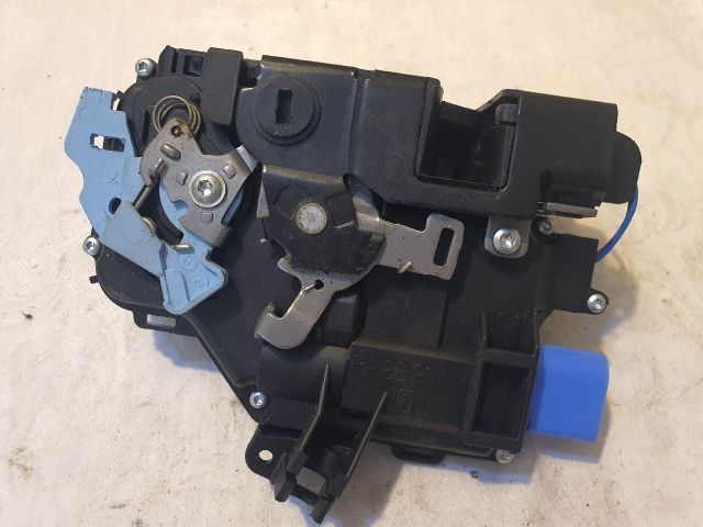 bontott VW GOLF PLUS Jobb hátsó Ajtózár