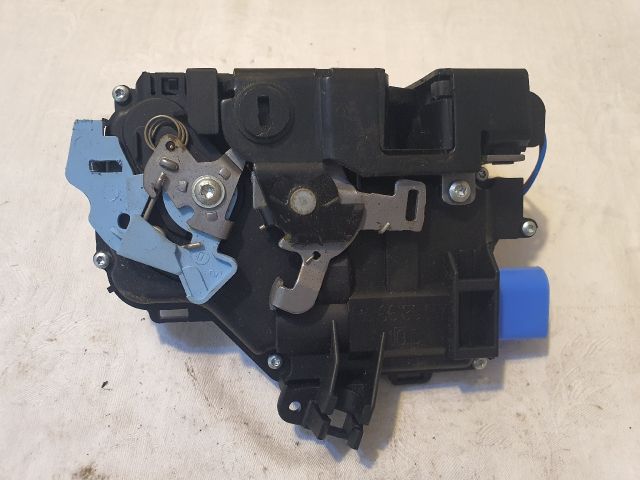 bontott VW GOLF PLUS Jobb hátsó Ajtózár