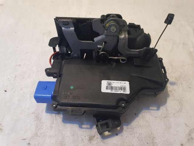 bontott VW GOLF PLUS Jobb hátsó Ajtózár