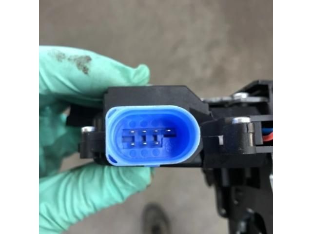 bontott VW GOLF PLUS Jobb hátsó Ajtózár