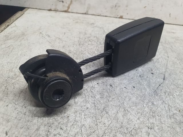 bontott VW GOLF PLUS Jobb hátsó Biztonsági Öv Csat