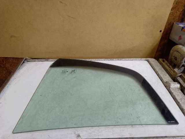 bontott VW GOLF PLUS Jobb hátsó Fixüveg (Ajtóban)