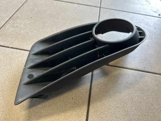 bontott VW GOLF PLUS Jobb Ködlámpa Rács