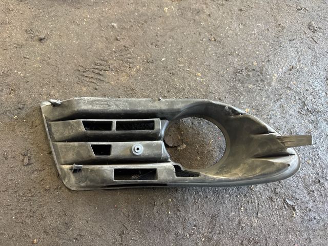 bontott VW GOLF PLUS Jobb Ködlámpa Rács