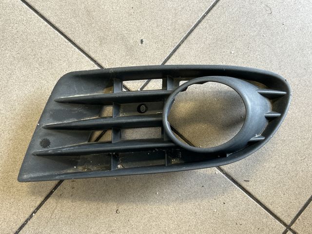 bontott VW GOLF PLUS Jobb Ködlámpa Rács