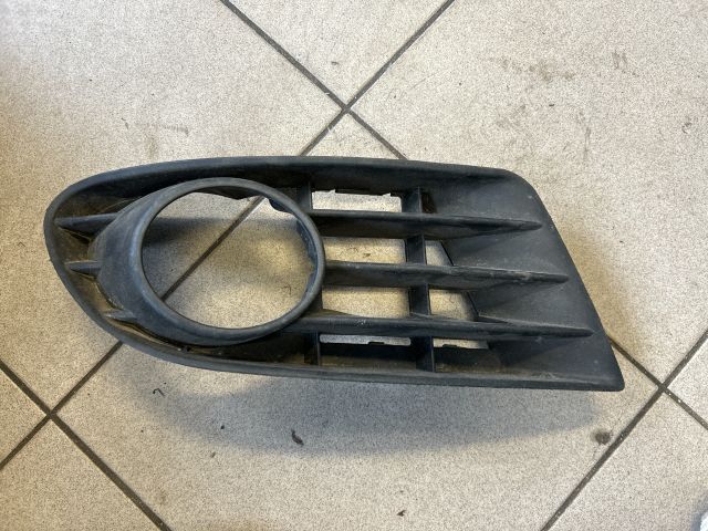 bontott VW GOLF PLUS Jobb Ködlámpa Rács