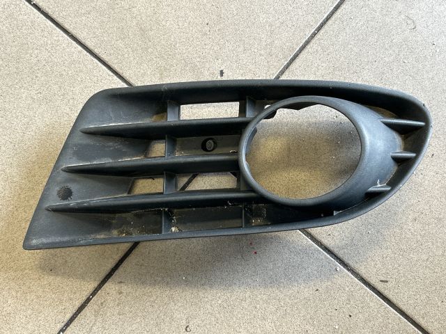 bontott VW GOLF PLUS Jobb Ködlámpa Rács