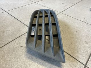 bontott VW GOLF PLUS Jobb Ködlámpa Rács