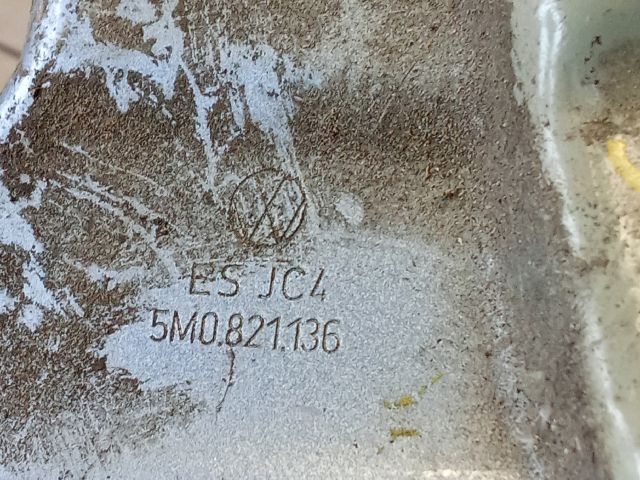 bontott VW GOLF PLUS Jobb Sárvédő Oldaltartó