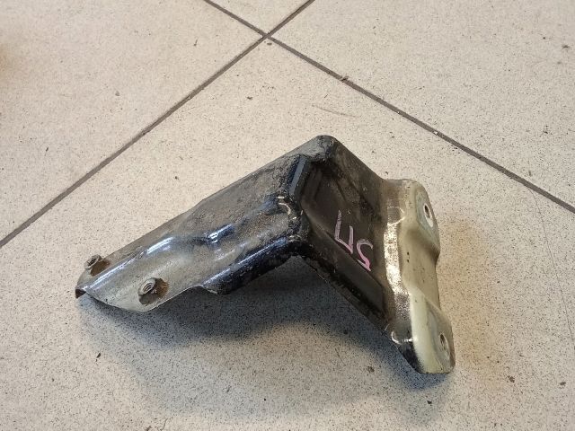 bontott VW GOLF PLUS Jobb Sárvédő Oldaltartó