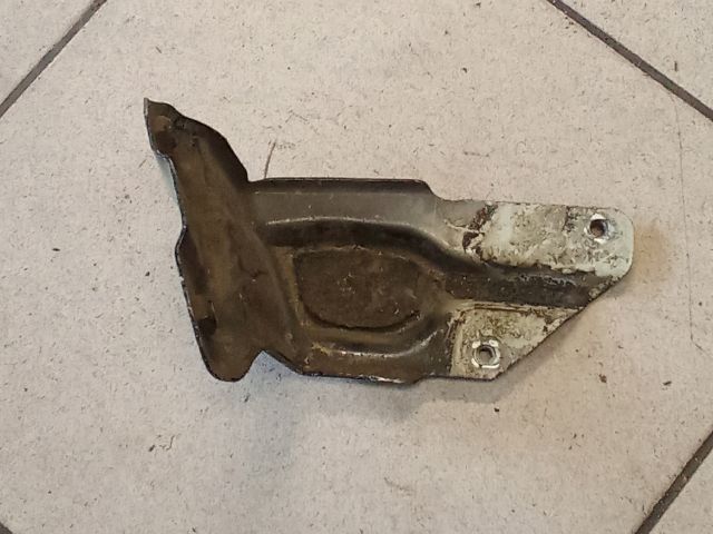 bontott VW GOLF PLUS Jobb Sárvédő Oldaltartó