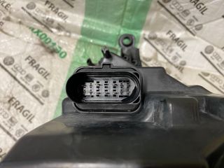 bontott VW GOLF PLUS Jobb Xenon Fényszóró