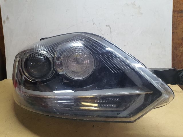 bontott VW GOLF PLUS Jobb Xenon Fényszóró