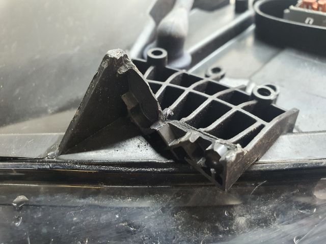 bontott VW GOLF PLUS Jobb Xenon Fényszóró