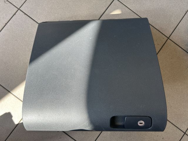 bontott VW GOLF PLUS Kesztyűtartó