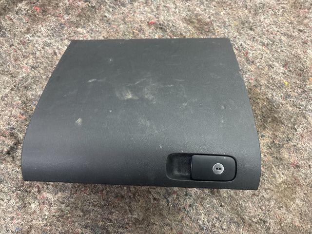 bontott VW GOLF PLUS Kesztyűtartó