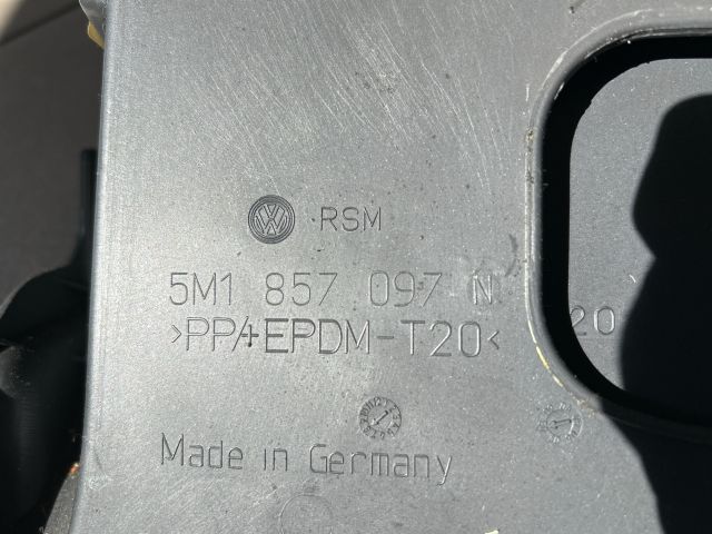 bontott VW GOLF PLUS Kesztyűtartó