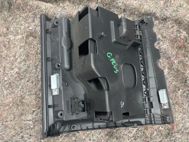 bontott VW GOLF PLUS Kesztyűtartó