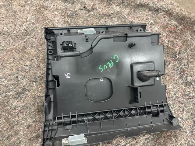 bontott VW GOLF PLUS Kesztyűtartó