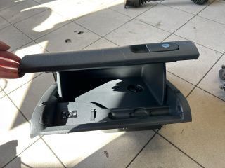 bontott VW GOLF PLUS Kesztyűtartó