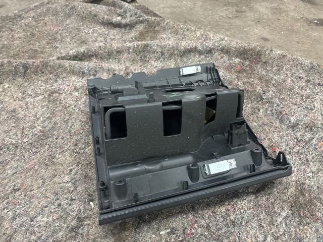 bontott VW GOLF PLUS Kesztyűtartó