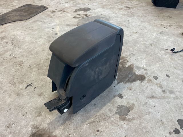 bontott VW GOLF PLUS Könyöklő