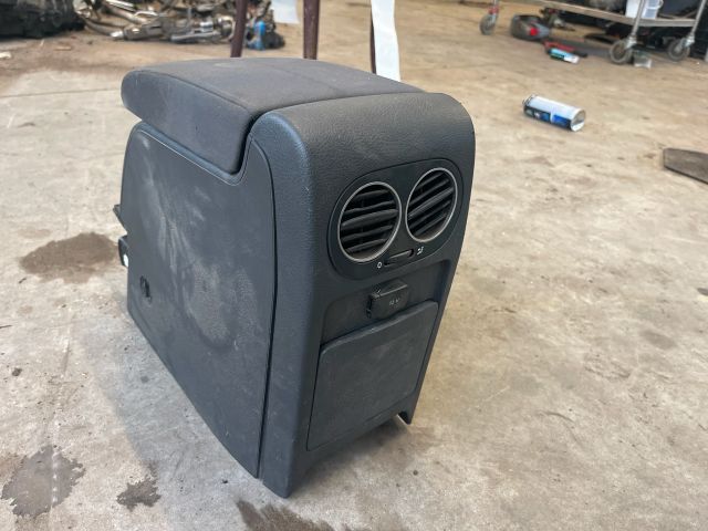 bontott VW GOLF PLUS Könyöklő