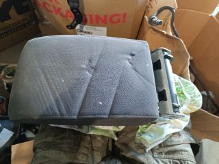 bontott VW GOLF PLUS Könyöklő