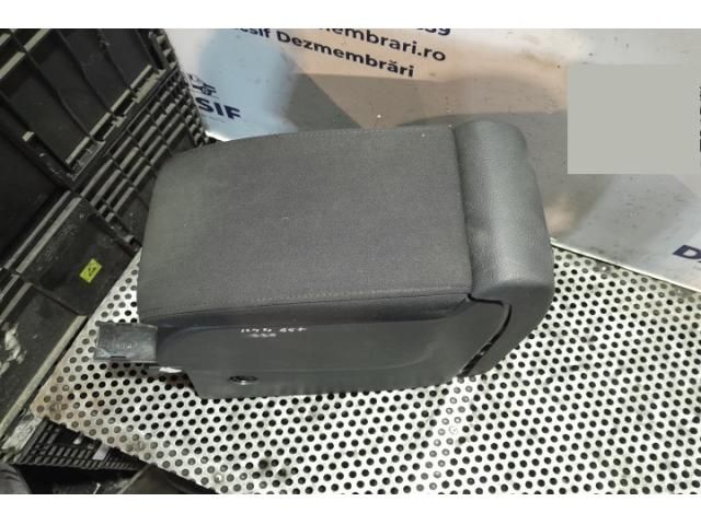 bontott VW GOLF PLUS Könyöklő