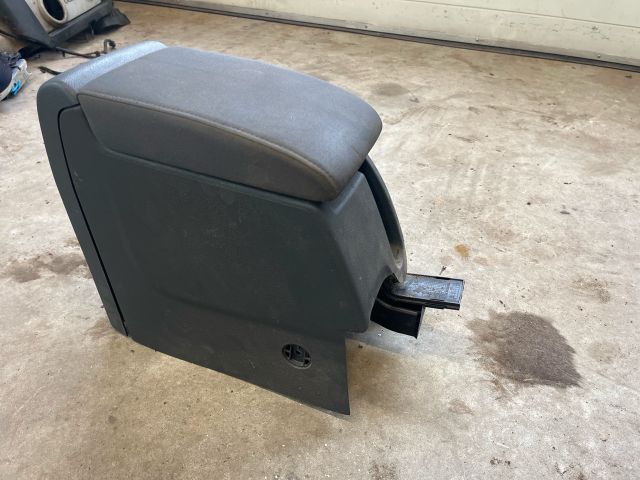 bontott VW GOLF PLUS Könyöklő