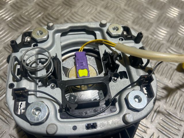 bontott VW GOLF PLUS Kormánylégzsák