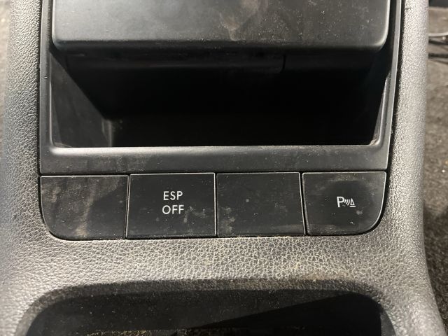 bontott VW GOLF PLUS Középkonzol Keret