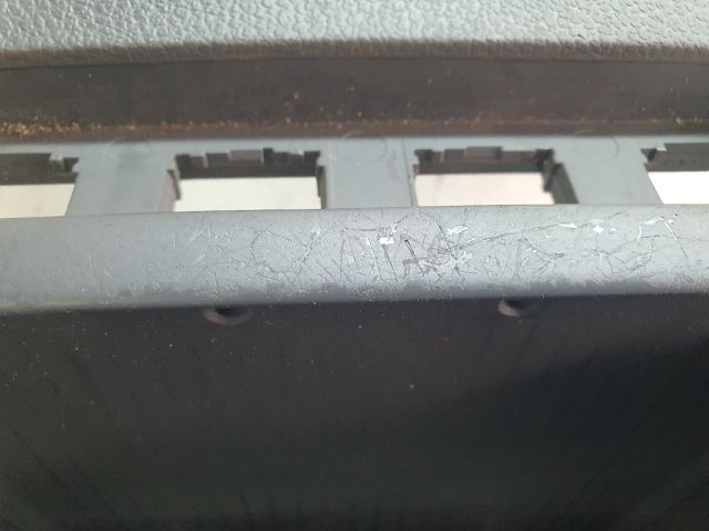 bontott VW GOLF PLUS Középkonzol Keret