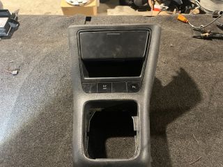 bontott VW GOLF PLUS Középkonzol Keret