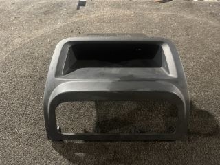 bontott VW GOLF PLUS Középkonzol Keret