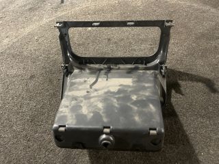 bontott VW GOLF PLUS Középkonzol Keret