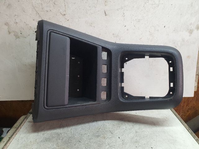 bontott VW GOLF PLUS Középkonzol Keret