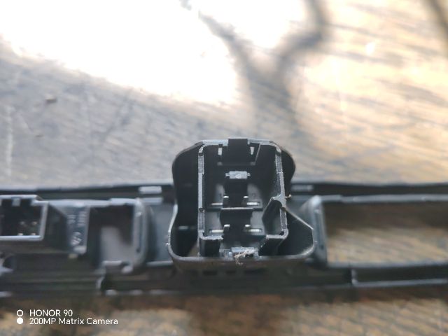 bontott VW GOLF PLUS Középkonzol Keret