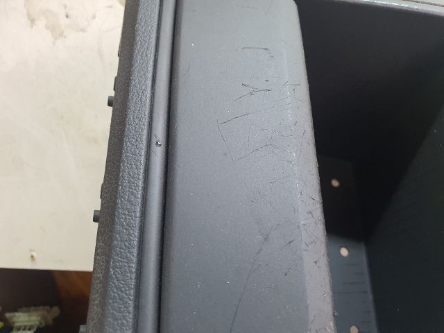 bontott VW GOLF PLUS Középkonzol Keret