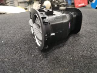 bontott VW GOLF PLUS Középső Bal Szellőző