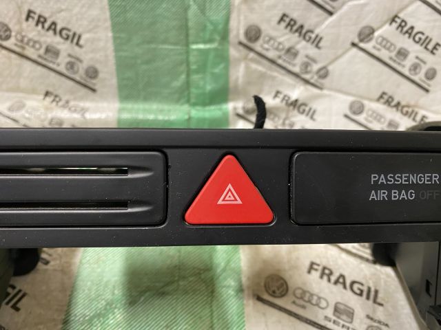 bontott VW GOLF PLUS Középső Szellőző