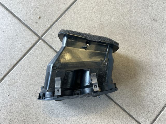 bontott VW GOLF PLUS Középső Szellőző