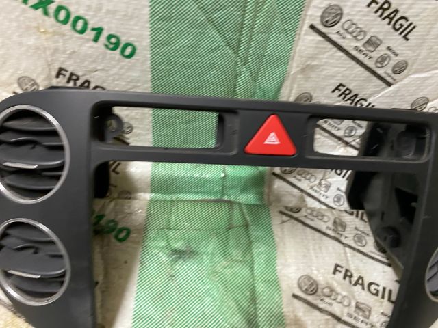 bontott VW GOLF PLUS Középső Szellőző